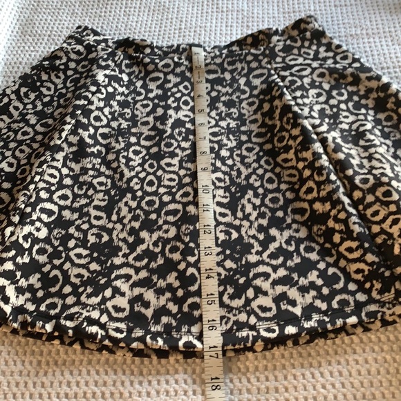 Cute Lily Rose Black and Cream Print Skater Skirt * Medium - Picture 3 of 6